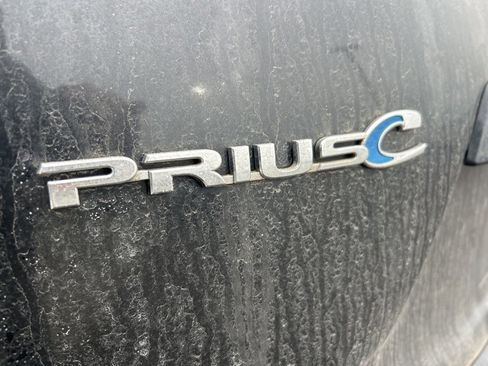 Used 2014 Toyota Prius C One image 3