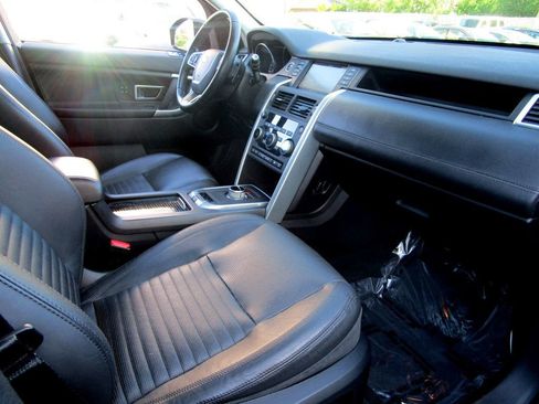Used 2015 Land Rover Discovery Sport HSE Luxury image 14