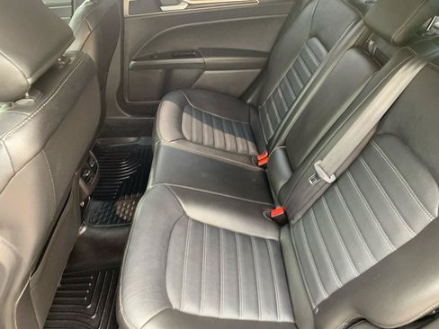 Used 2016 Ford Fusion SE w/ Equipment Group 202A AWD/4WD image 9