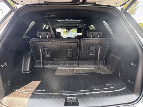 Certified 2023 Chevrolet Traverse RS w/ LPO, Floor Liner Package AWD/4WD image 11