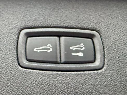 Used 2019 Porsche Cayenne E-Hybrid image 13