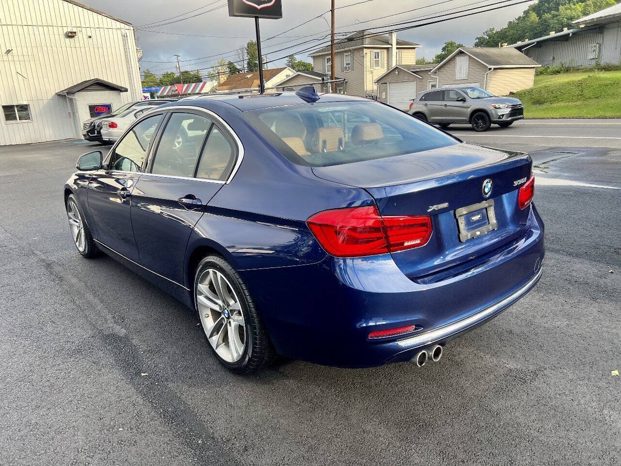 Used 2018 BMW 330i xDrive Sedan w/ Premium Package AWD/4WD image 3