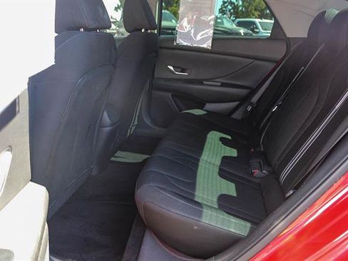 Used 2023 Hyundai Elantra SEL image 18