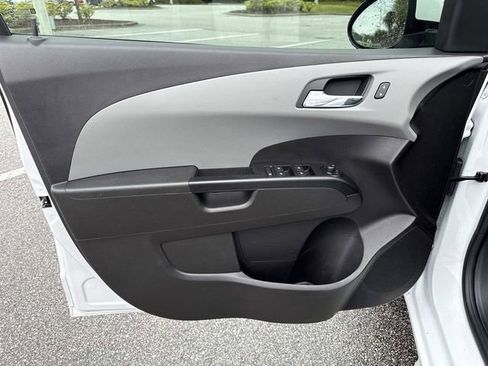 Used 2020 Chevrolet Sonic LT w/ Convenience Package image 18