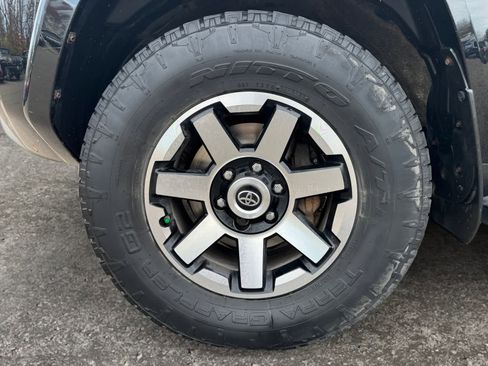 Used 2020 Toyota 4Runner TRD Off-Road Premium image 15