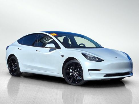 Used 2019 Tesla Model 3 Long Range image 1