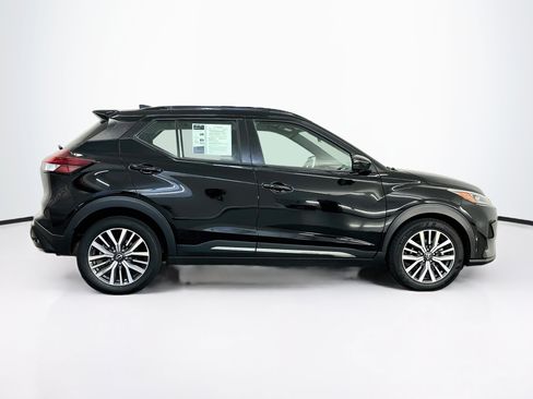 Used 2024 Nissan Kicks SR FWD image 10
