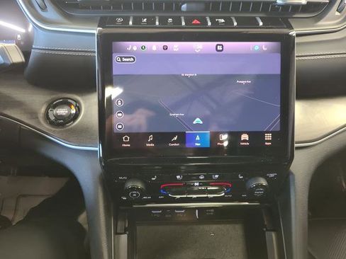 Certified 2024 Jeep Grand Cherokee L Limited w/ Luxury Tech Group II image 16