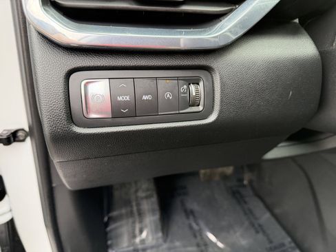 Used 2025 GMC Acadia Elevation image 17