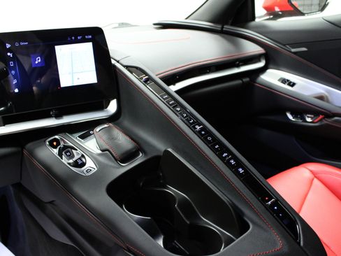 Used 2024 Chevrolet Corvette Stingray Convertible w/ 1LT image 17