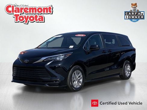 Certified 2026 Toyota Sienna LE FWD image 1