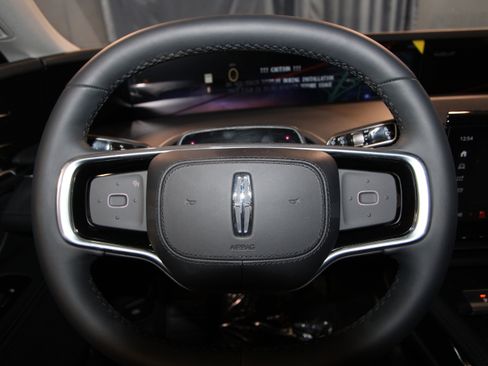 New 2026 Lincoln Nautilus Premier image 11