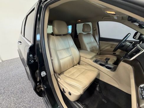 Used 2014 Jeep Grand Cherokee Limited w/ Trailer Tow Group IV AWD/4WD image 32