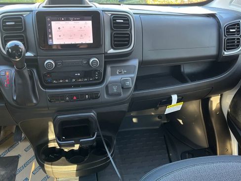 New 2026 RAM ProMaster 1500 w/ Quick Order Package 22G SLT image 9