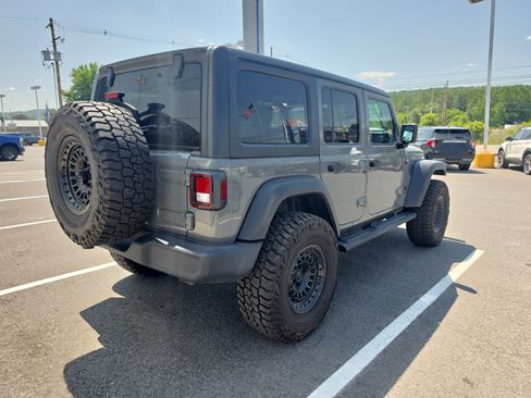 Used 2021 Jeep Wrangler Unlimited Sport AWD/4WD image 3