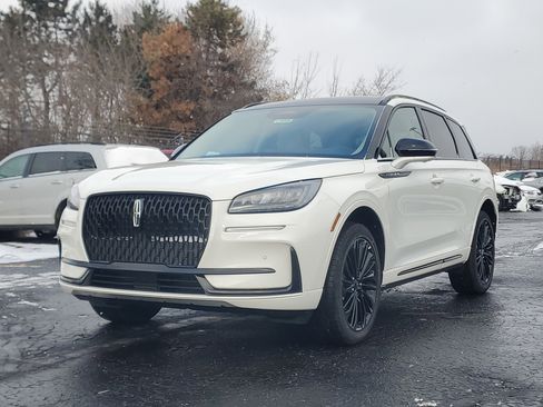 New 2026 Lincoln Corsair Premiere image 2