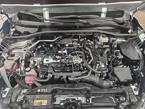 Used 2023 Toyota Corolla Cross XSE image 38