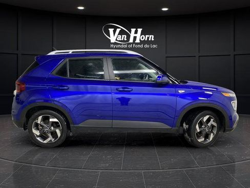 Certified 2023 Hyundai Venue SEL image 2