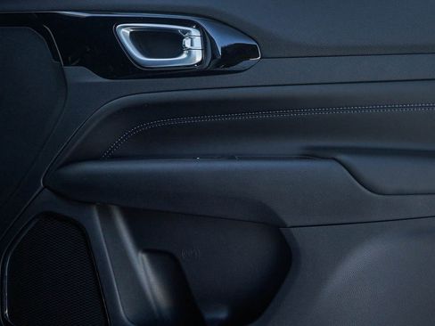 New 2026 Jeep Compass Latitude image 10