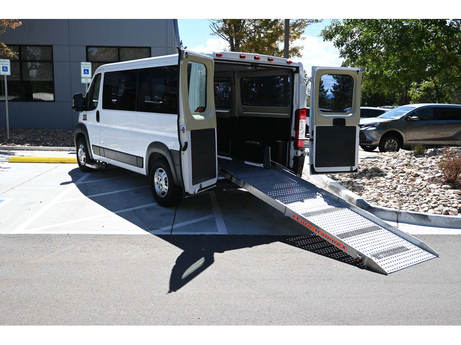 Used 2014 RAM ProMaster 1500 w/ Premium Appearance Group FWD image 2