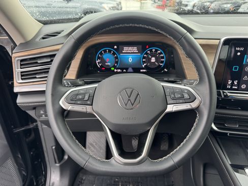 Certified 2024 Volkswagen Atlas SE FWD image 17
