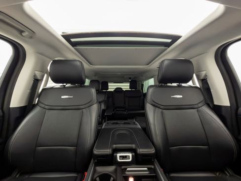 Used 2025 Ford Expedition Max Platinum image 13