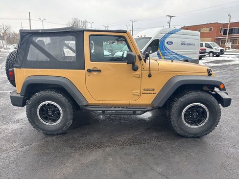 Used 2014 Jeep Wrangler Sport image 2