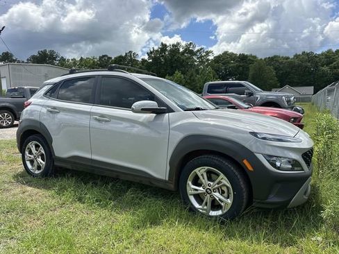 Used 2023 Hyundai Kona SEL AWD/4WD image 9