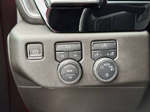 Used 2023 Chevrolet Silverado 1500 LT AWD/4WD image 22
