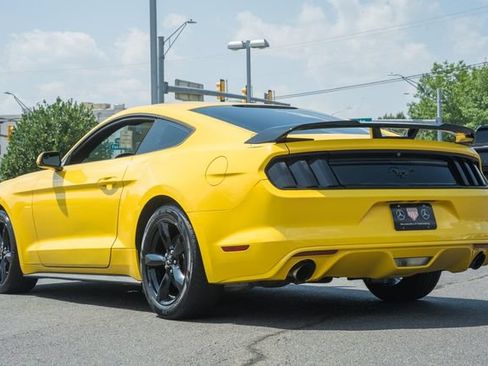 Used 2016 Ford Mustang Coupe RWD image 5