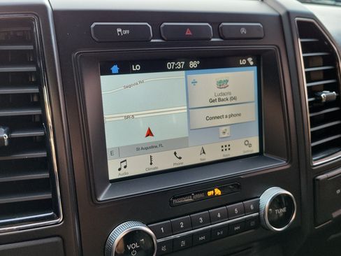 Used 2018 Ford Expedition Limited RWD image 30