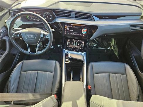 Used 2024 Audi Q8 e-tron Premium Plus w/ Premium Plus Package AWD/4WD image 21