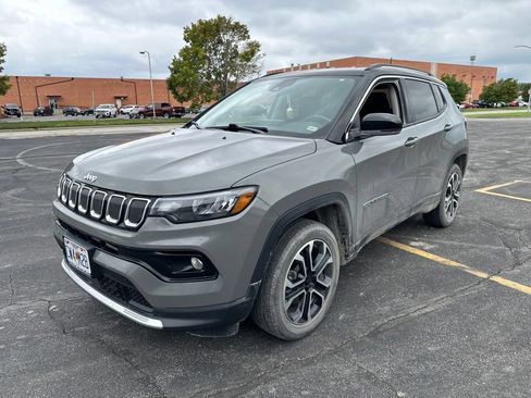 Used 2022 Jeep Compass Limited AWD/4WD image 2