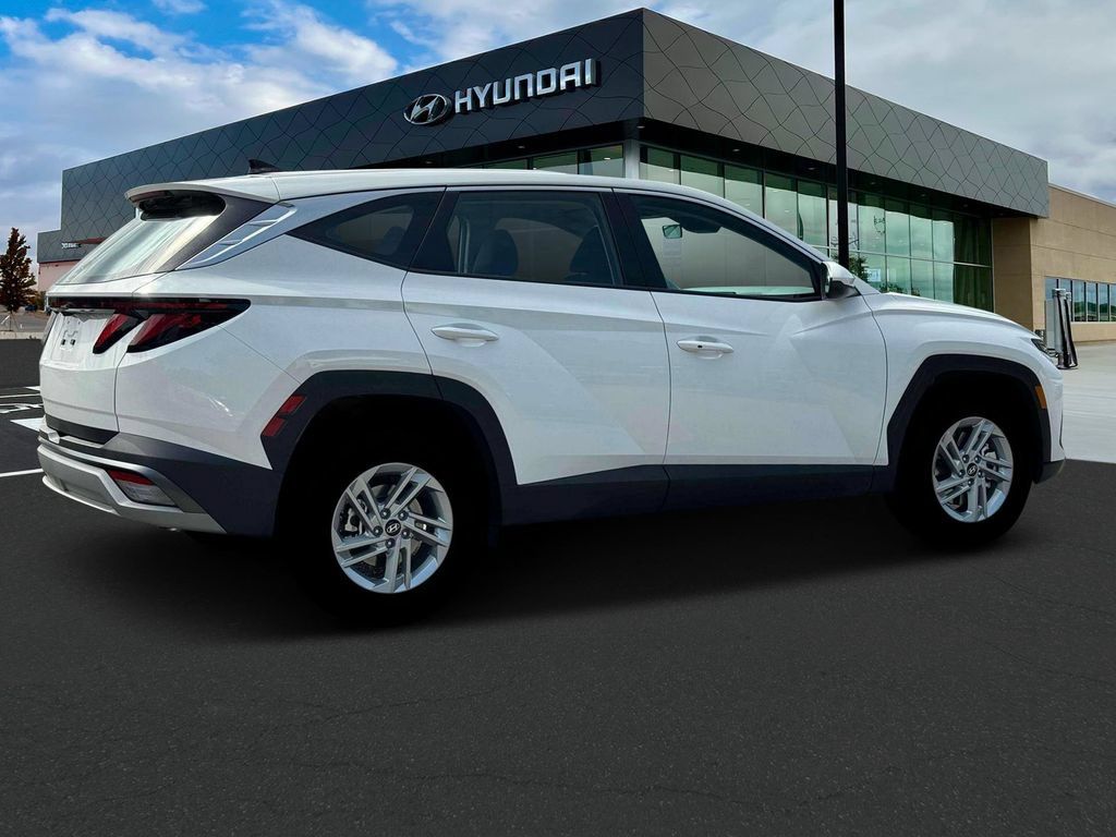 New 2025 Hyundai Tucson SE FWD image 8