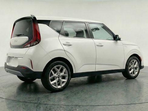 Used 2025 Kia Soul LX w/ LX Technology Package image 9