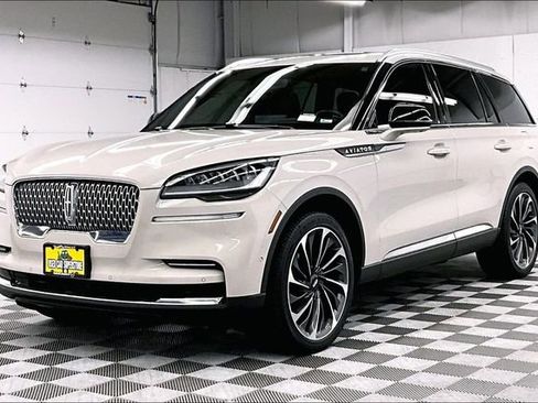 Used 2023 Lincoln Aviator Reserve w/ Equipment Group 201A AWD/4WD image 12