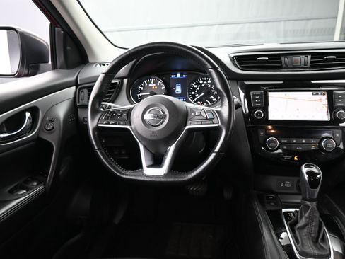 Used 2020 Nissan Rogue Sport SL w/ Premium Package image 13