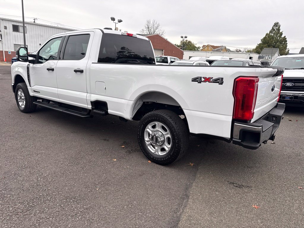 Used 2025 Ford F350 XLT AWD/4WD image 7
