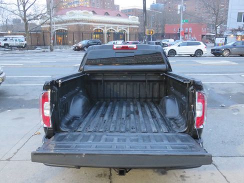 Used 2016 GMC Canyon SLE w/ All Terrain Package image 11