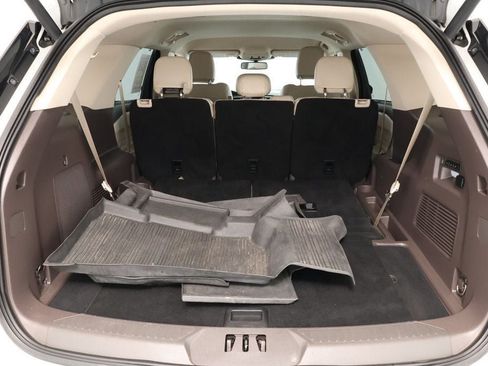 Used 2022 Ford Explorer Platinum w/ Equipment Group 601A AWD/4WD image 20