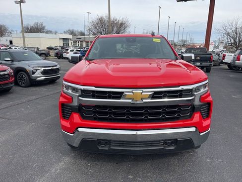 Used 2024 Chevrolet Silverado 1500 LT AWD/4WD image 2