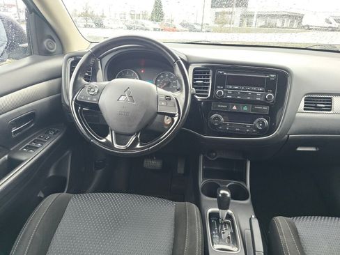 Used 2016 Mitsubishi Outlander ES image 15