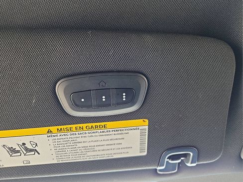 Used 2025 Chrysler Pacifica Limited FWD image 20