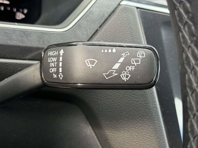Used 2023 Volkswagen Tiguan SE R-Line FWD image 24