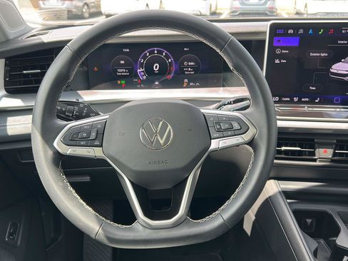 Used 2025 Volkswagen Tiguan SE w/ Panoramic Sunroof Package AWD/4WD image 20