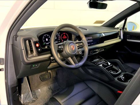 Certified 2026 Porsche Cayenne AWD/4WD image 4