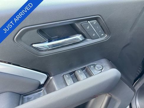 Used 2025 Chevrolet Colorado Z71 w/ Technology Package AWD/4WD image 13