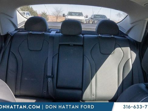 Used 2023 Hyundai Elantra Limited image 14