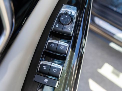 Certified 2024 Kia Carnival SX Prestige FWD image 21