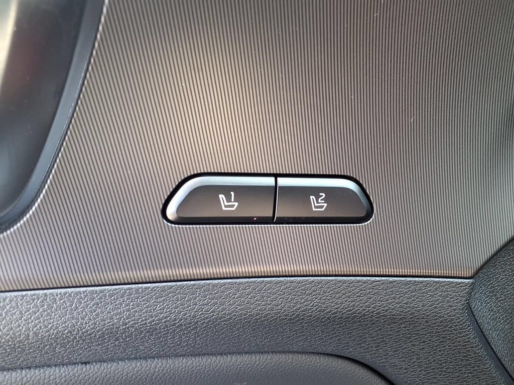 New 2026 Kia Sportage SX FWD image 10